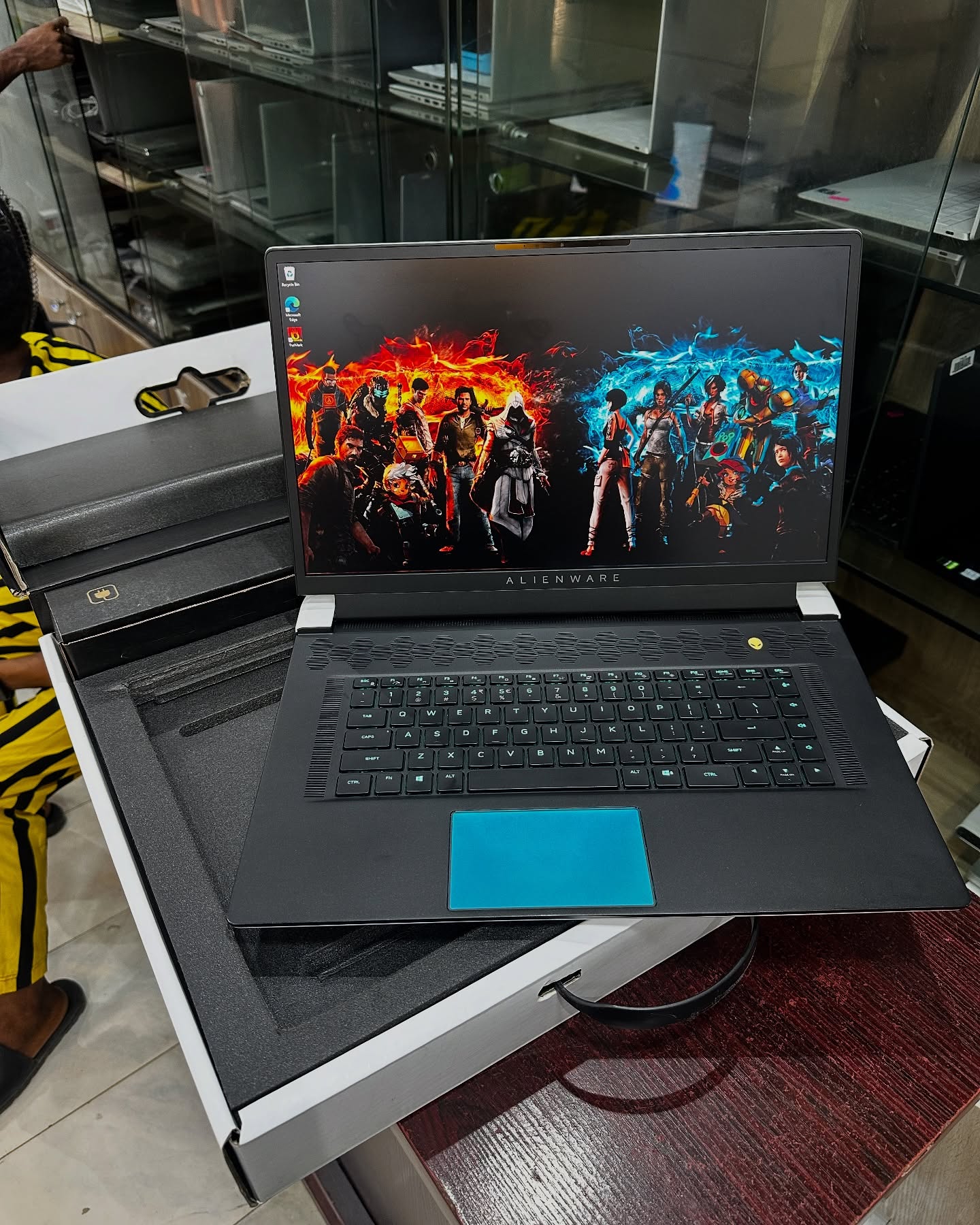 Alienware X17 R1 Gaming Laptop