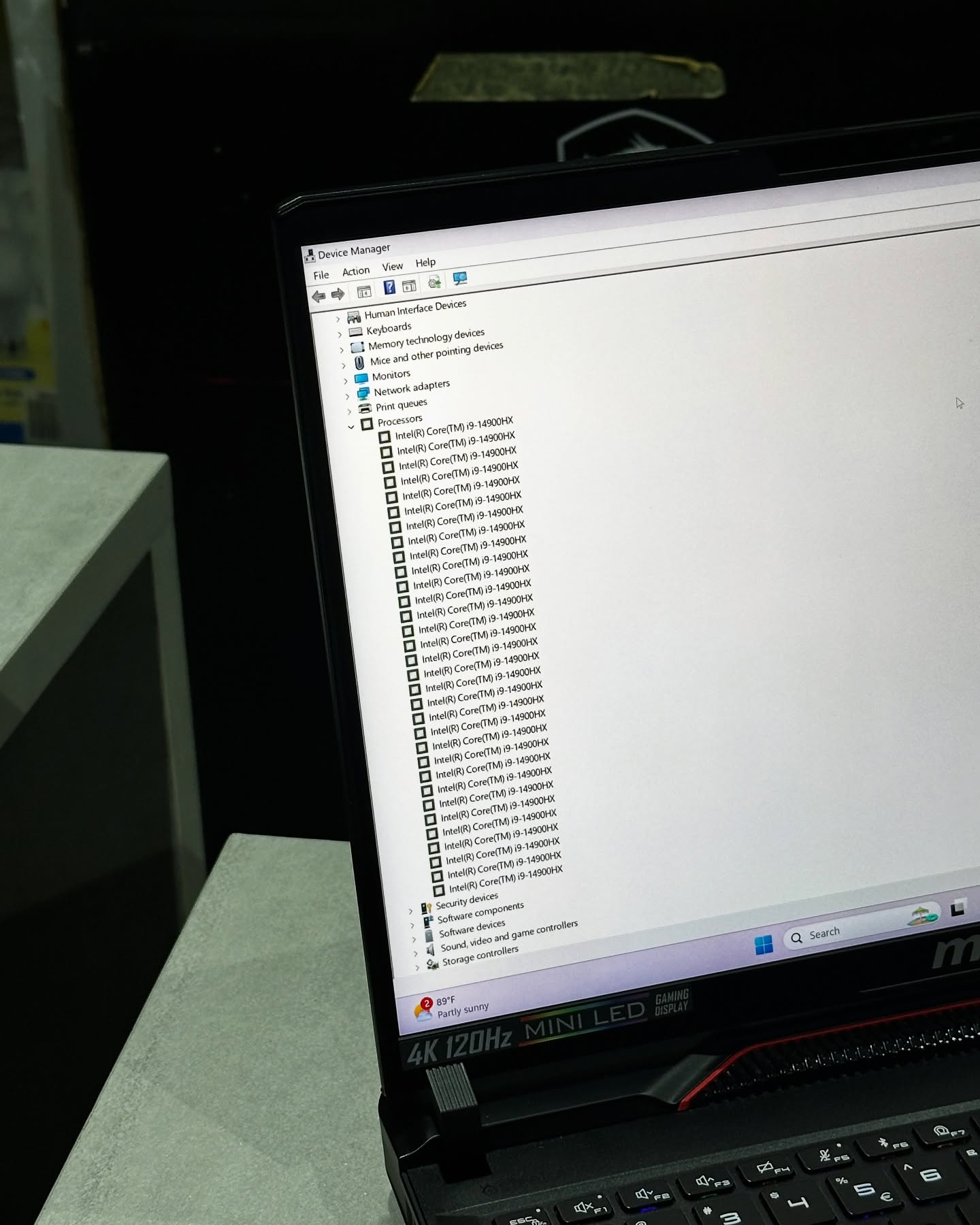 MSI Raider GE68HX 14VHG Gaming PC