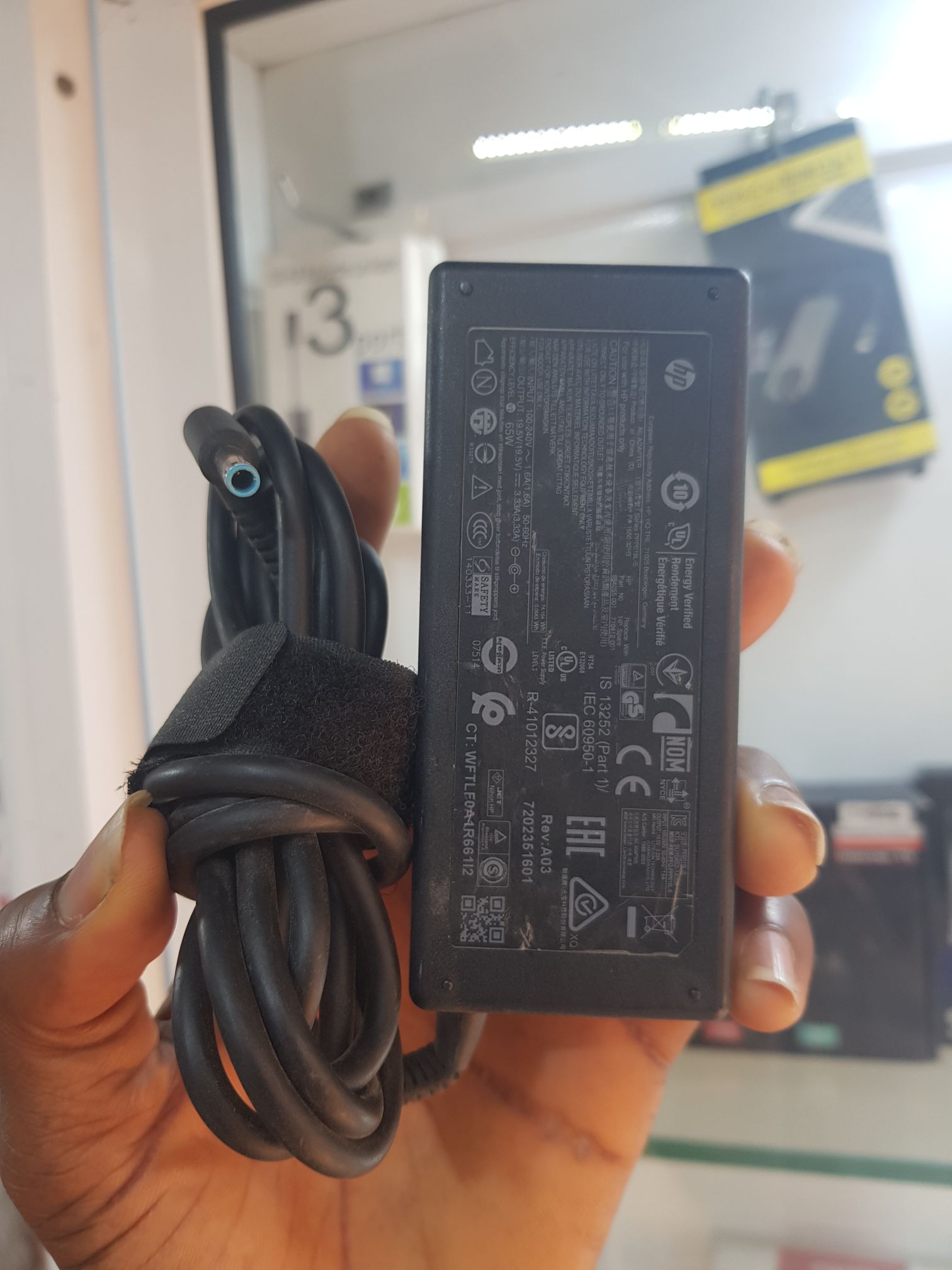 HP ADAPTER CHARGER 19.5V 3.33A BLUE PIN(Curved Mouth)