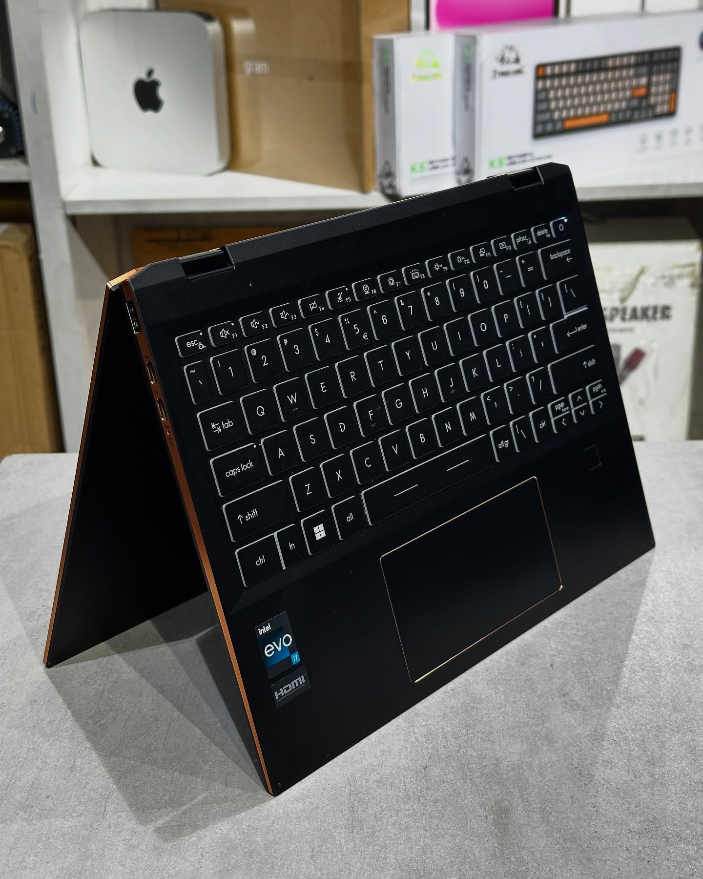 MSI Summit E13FlipEvo