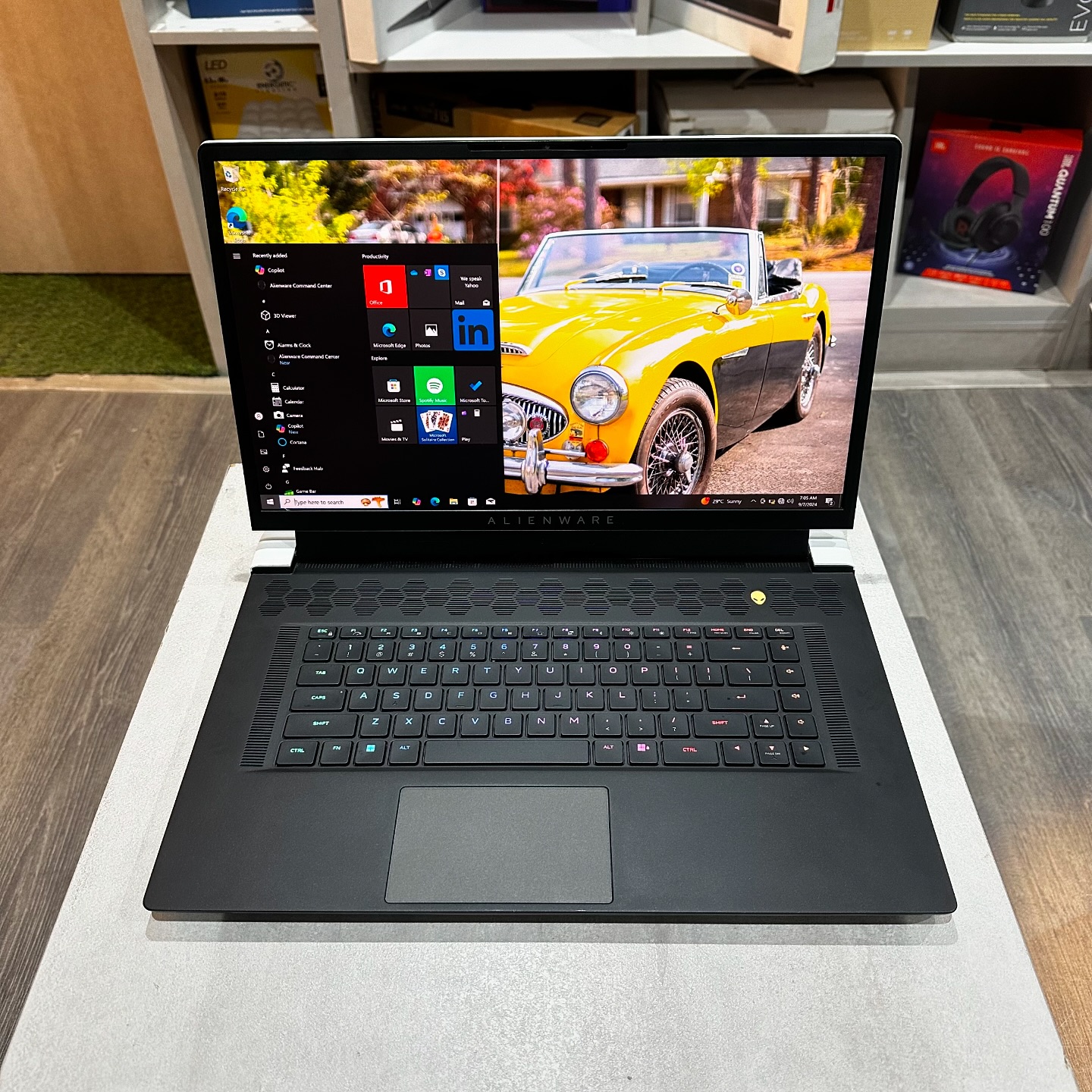 Alienware X17 R1 Gaming PC