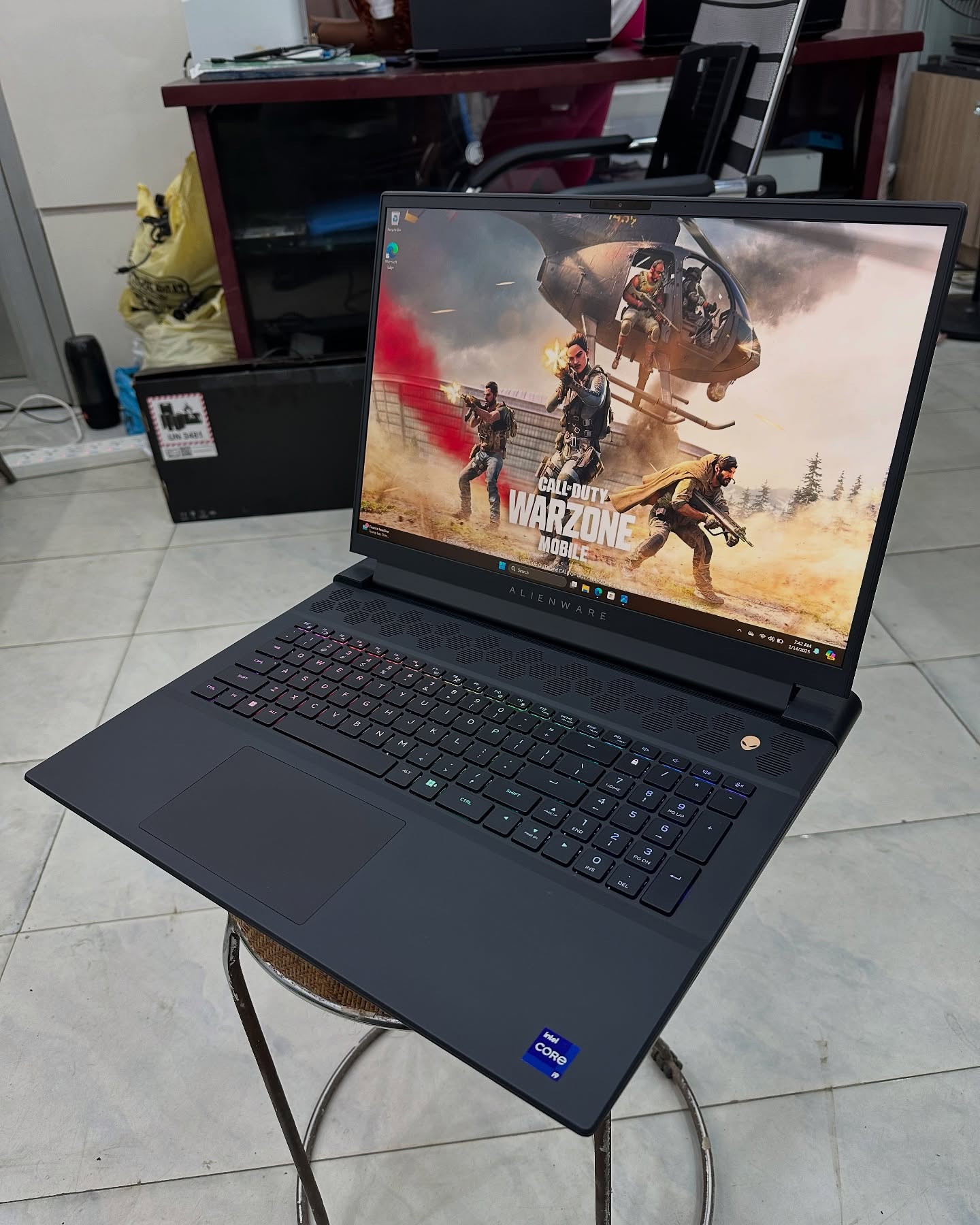 Alienware m18 R2 Gaming PC